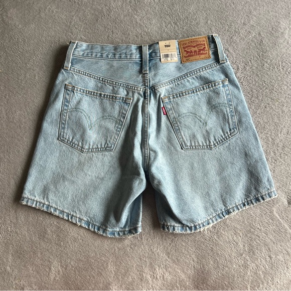 Levi’s high waisted mom shorts - Picture 2 of 3